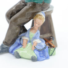 将图片加载到图库查看器,HN2253 Puppetmaker - Vintage Porcelain Figurine by Royal Doulton, circa 1965 (Item# P-7901)-Timeless Gallery