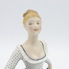 将图片加载到图库查看器,HN2310 Lisa - Vintage Porcelain Figurine by Royal Doulton, circa 1970 (Item# P-3607)-Timeless Gallery