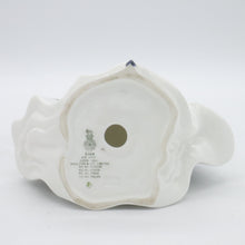 将图片加载到图库查看器,HN2310 Lisa - Vintage Porcelain Figurine by Royal Doulton, circa 1970 (Item# P-3607)-Timeless Gallery