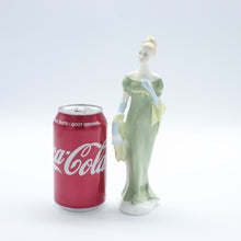 Load image into Gallery viewer, HN2311 Lorna - Vintage Porcelain Figurine by Royal Doulton, circa 1970 (Item# P-5894)-Timeless Gallery