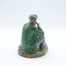Load image into Gallery viewer, HN2362 Wayfarer - Vintage Porcelain Figurine by Royal Doulton, circa 1970 (Item# P-5679)-Timeless Gallery