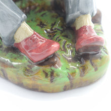 Load image into Gallery viewer, HN2362 Wayfarer - Vintage Porcelain Figurine by Royal Doulton, circa 1970 (Item# P-5679)-Timeless Gallery