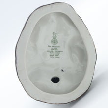 Load image into Gallery viewer, HN2362 Wayfarer - Vintage Porcelain Figurine by Royal Doulton, circa 1970 (Item# P-5679)-Timeless Gallery