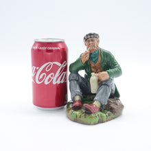 Load image into Gallery viewer, HN2362 Wayfarer - Vintage Porcelain Figurine by Royal Doulton, circa 1970 (Item# P-5679)-Timeless Gallery