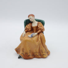 将图片加载到图库查看器,HN2430 Romance - Vintage Porcelain Figurine by Royal Doulton, circa 1975 (Item# P-2267)-Timeless Gallery