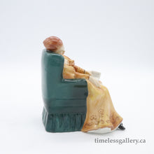 Load image into Gallery viewer, HN2430 Romance - Popular - Vintage Porcelain Figurine by Royal Doulton, circa 1980 (Item# P-8105)-Timeless Gallery