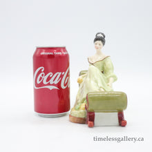 将图片加载到图库查看器,HN2473 At Ease - Vintage Porcelain Figurine by Royal Doulton, circa 1975 (Item# P-9252)-Timeless Gallery