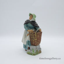 将图片加载到图库查看器,HN2494 Old Meg - Vintage Porcelain Figurine by Royal Doulton, circa 1975 (Item# P-3497)-Timeless Gallery