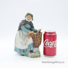 将图片加载到图库查看器,HN2494 Old Meg - Vintage Porcelain Figurine by Royal Doulton, circa 1975 (Item# P-3497)-Timeless Gallery
