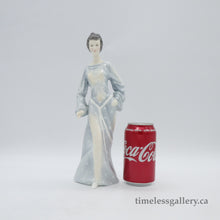 Load image into Gallery viewer, HN2542 Boudoir - Vintage Porcelain Figurine by Royal Doulton, circa 1975 (Item# P-3321)-Timeless Gallery
