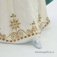 Load image into Gallery viewer, HN2709 Regal Lady - Vintage Porcelain Figurine by Royal Doulton, circa 1980 (Item# P-7234)-Timeless Gallery