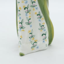 将图片加载到图库查看器,HN2722 Veneta - Vintage Porcelain Figurine by Royal Doulton, circa 1970 (Item# P-4122)-Timeless Gallery