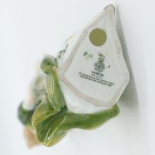 将图片加载到图库查看器,HN2722 Veneta - Vintage Porcelain Figurine by Royal Doulton, circa 1970 (Item# P-4122)-Timeless Gallery