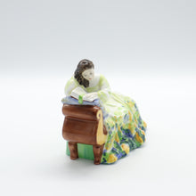 将图片加载到图库查看器,HN2810 Solitude - Vintage Porcelain Figurine by Royal Doulton, circa 1980 (Item# P-9950)-Timeless Gallery