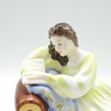 将图片加载到图库查看器,HN2810 Solitude - Vintage Porcelain Figurine by Royal Doulton, circa 1980 (Item# P-9950)-Timeless Gallery