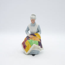 将图片加载到图库查看器,HN2814 Eventide - Vintage Porcelain Figurine by Royal Doulton, circa 1980 (Item# P-1878)-Timeless Gallery