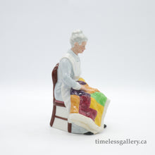 将图片加载到图库查看器,HN2814 Eventide - Vintage Porcelain Figurine by Royal Doulton, circa 1980 (Item# P-7580)-Timeless Gallery