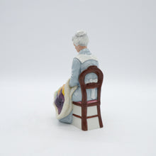 将图片加载到图库查看器,HN2814 Eventide - Vintage Porcelain Figurine by Royal Doulton, circa 1980 (Item# P-1878)-Timeless Gallery
