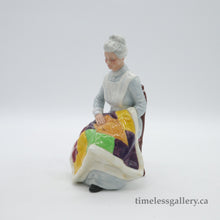 将图片加载到图库查看器,HN2814 Eventide - Vintage Porcelain Figurine by Royal Doulton, circa 1980 (Item# P-7580)-Timeless Gallery