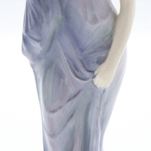 将图片加载到图库查看器,HN2824 Harmony - Vintage Porcelain Figurine by Royal Doulton, circa 1980 (Item# P-7050)-Timeless Gallery