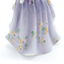 将图片加载到图库查看器,HN2839 Nicola - Vintage Porcelain Figurine by Royal Doulton, circa 1980 (Item# P-9959)-Timeless Gallery