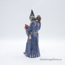 将图片加载到图库查看器,HN2877 Wizard - Vintage Porcelain Figurine by Royal Doulton, circa 1980 (Item# P-8579)-Timeless Gallery
