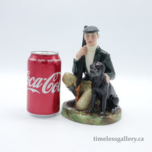 将图片加载到图库查看器,HN2879 Gameskeeper - Vintage Porcelain Figurine by Royal Doulton, circa 1990 (Item# P-6026)-Timeless Gallery