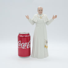 将图片加载到图库查看器,HN2888 Pope John Paul II - Vintage Porcelain Figurine by Royal Doulton, circa 1990 (Item# P-5905)-Timeless Gallery