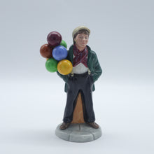 将图片加载到图库查看器,HN2934 Balloon Boy - Popular - Vintage Porcelain Figurine by Royal Doulton, circa 1990 (Item# P-4106)-Timeless Gallery