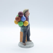将图片加载到图库查看器,HN2934 Balloon Boy - Popular - Vintage Porcelain Figurine by Royal Doulton, circa 1990 (Item# P-4106)-Timeless Gallery