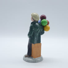 将图片加载到图库查看器,HN2934 Balloon Boy - Popular - Vintage Porcelain Figurine by Royal Doulton, circa 1990 (Item# P-4106)-Timeless Gallery