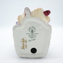 将图片加载到图库查看器,HN2942 Prized Possession - Signed - Vintage Porcelain Figurine by Royal Doulton, dated 1982 (Item# P-3832)-Timeless Gallery