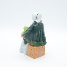 将图片加载到图库查看器,HN2944 Rag Doll Seller - Vintage Porcelain Figurine by Royal Doulton, circa 1990 (Item# P-2069)-Timeless Gallery