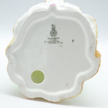 将图片加载到图库查看器,HN2946 Elizabeth - Vintage Porcelain Figurine by Royal Doulton, circa 1985 (Item# P-7787)-Timeless Gallery