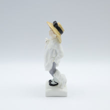 将图片加载到图库查看器,HN3013 James - Rare - Vintage Porcelain Figurine by Royal Doulton, circa 1985 (Item# P-2784)-Timeless Gallery