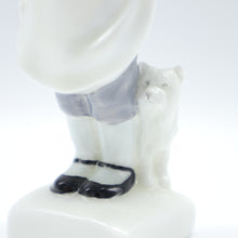 将图片加载到图库查看器,HN3013 James - Rare - Vintage Porcelain Figurine by Royal Doulton, circa 1985 (Item# P-2784)-Timeless Gallery