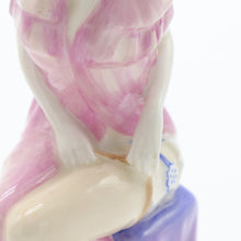 将图片加载到图库查看器,HN3177 Harriet - Rare - Vintage Porcelain Figurine by Royal Doulton, circa 1990 (Item# P-2242)-Timeless Gallery