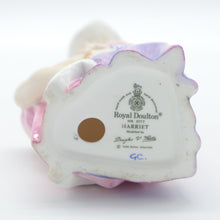 将图片加载到图库查看器,HN3177 Harriet - Rare - Vintage Porcelain Figurine by Royal Doulton, circa 1990 (Item# P-2242)-Timeless Gallery
