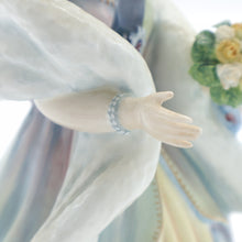 Load image into Gallery viewer, HN3189 Queen Elizabeth Queen Mother - Rare Limited Edition - Vintage Porcelain Figurine by Royal Doulton, dated 1990 (Item# P-8050)-Timeless Gallery