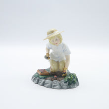 将图片加载到图库查看器,HN3401 Gardening Time - Vintage Porcelain Figurine by Royal Doulton, circa 1992 (Item# P-8691)-Timeless Gallery