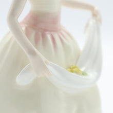 将图片加载到图库查看器,HN3421 Nicole - Vintage Porcelain Figurine by Royal Doulton, circa 1995 (Item# P-1768)-Timeless Gallery