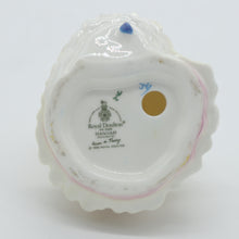 将图片加载到图库查看器,HN3649 Hannah - Vintage Porcelain Figurine by Royal Doulton, circa 1995 (Item# P-8395)-Timeless Gallery
