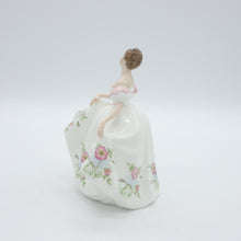 将图片加载到图库查看器,HN3653 Lucy - Vintage Porcelain Figurine by Royal Doulton, circa 1995 (Item# P-4846)-Timeless Gallery