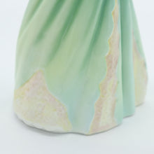 将图片加载到图库查看器,HN3660 Happy Birthday - Vintage Porcelain Figurine by Royal Doulton, circa 1995 (Item# P-6359)-Timeless Gallery