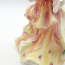 将图片加载到图库查看器,HN3709 Rose - Vintage Porcelain Figurine by Royal Doulton, circa 1998 (Item# P-9175)-Timeless Gallery