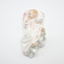 将图片加载到图库查看器,HN3712 New Baby - Vintage Porcelain Figurine by Royal Doulton, circa 2000 (Item# P-1993)-Timeless Gallery