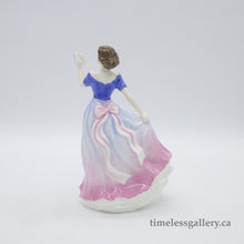 将图片加载到图库查看器,HN4113 Sweet Poetry - Vintage Porcelain Figurine by Royal Doulton, circa 2000 (Item# P-3654)-Timeless Gallery