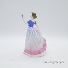 将图片加载到图库查看器,HN4113 Sweet Poetry - Vintage Porcelain Figurine by Royal Doulton, circa 2000 (Item# P-3654)-Timeless Gallery