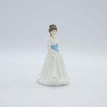 将图片加载到图库查看器,HN4117 Melody - Vintage Porcelain Figurine by Royal Doulton, dated 1999 (Item# P-4915)-Timeless Gallery