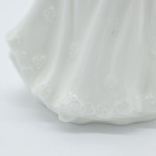 将图片加载到图库查看器,HN4117 Melody - Vintage Porcelain Figurine by Royal Doulton, dated 1999 (Item# P-4915)-Timeless Gallery